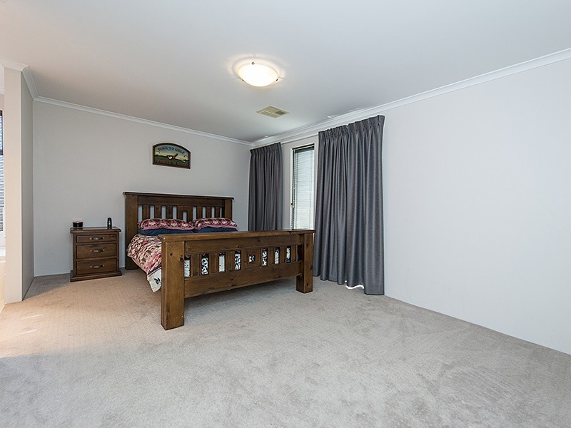 27 Oak Ridge Meander, Success WA 6164