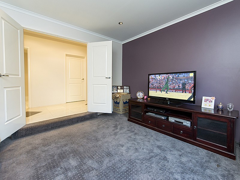 27 Oak Ridge Meander, Success WA 6164