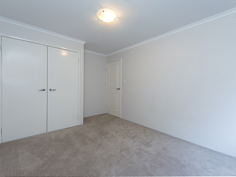 27 Oak Ridge Meander, Success WA 6164