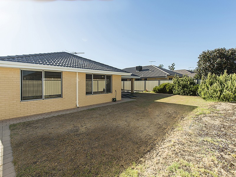 27 Oak Ridge Meander, Success WA 6164