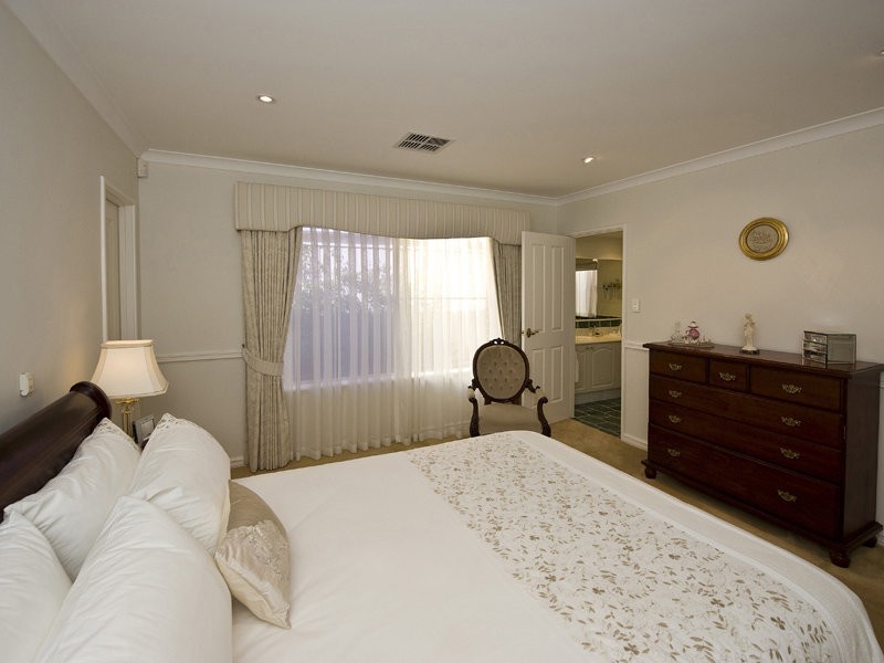 48 Manhattan Avenue, Iluka WA 6028