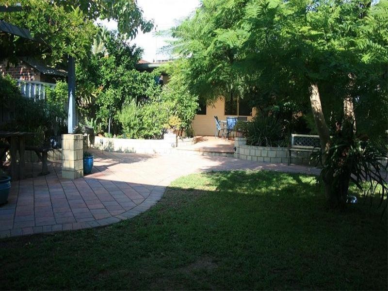 111 Mackie Street, Victoria Park WA 6100