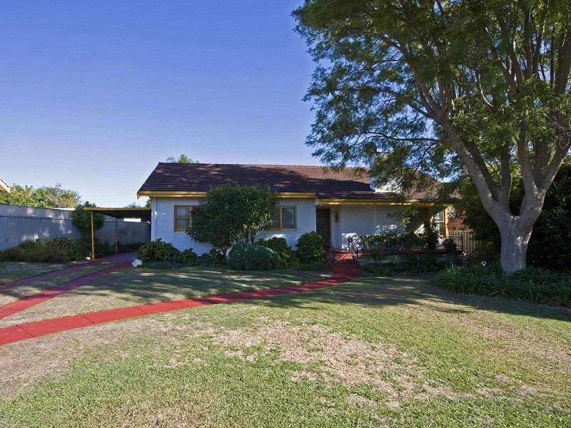 61 Alvah Street, St James WA 6102