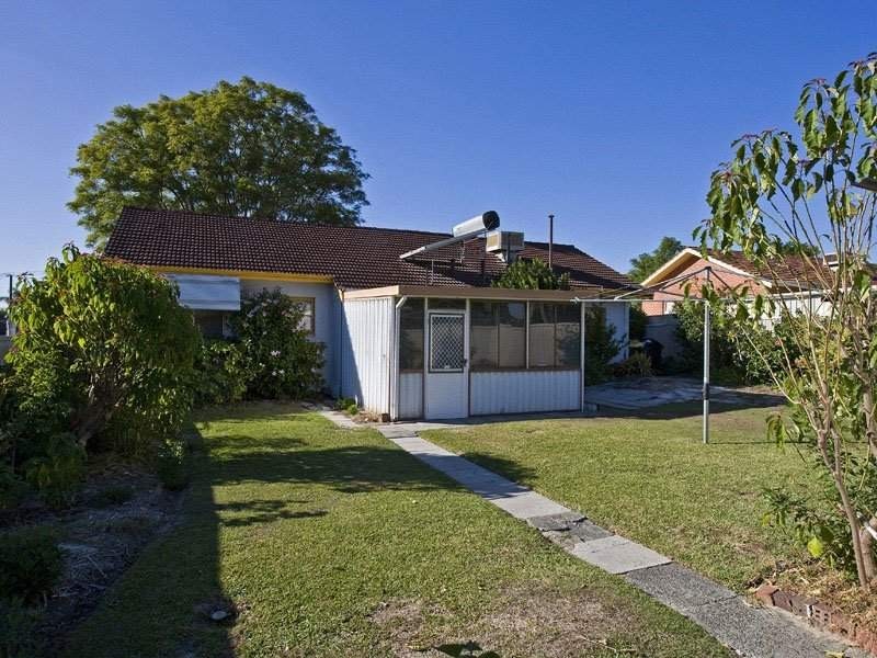 61 Alvah Street, St James WA 6102