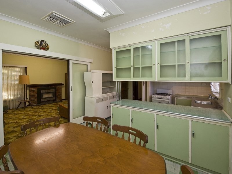 61 Alvah Street, St James WA 6102