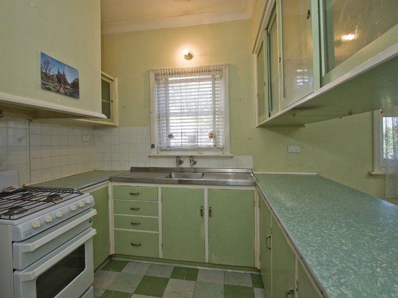 61 Alvah Street, St James WA 6102