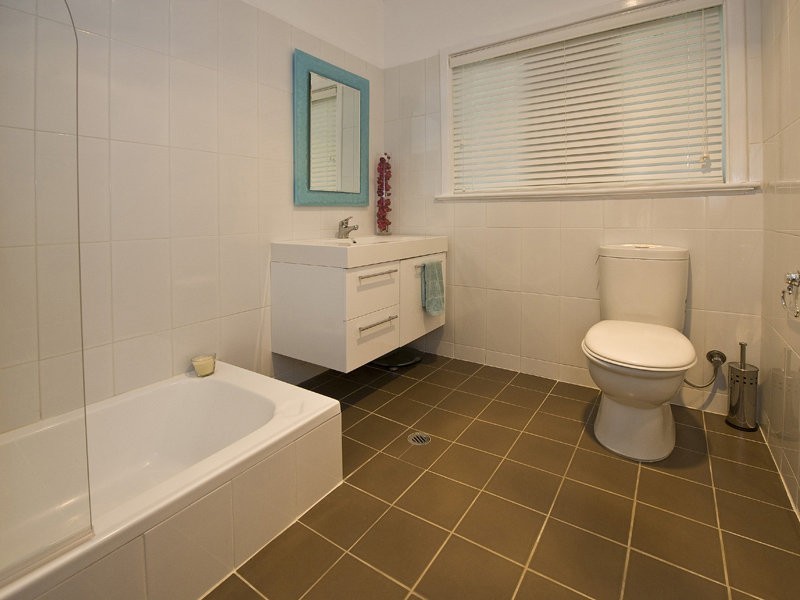 92 Hill View Terrace, St James WA 6102
