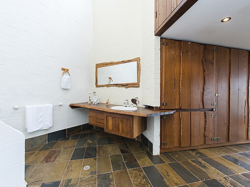 280 Mundaring Weir Road, Bickley WA 6076