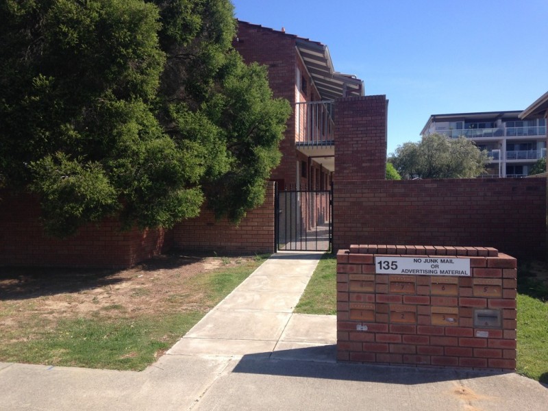 1/135 Hubert Street, East Victoria Park WA 6101