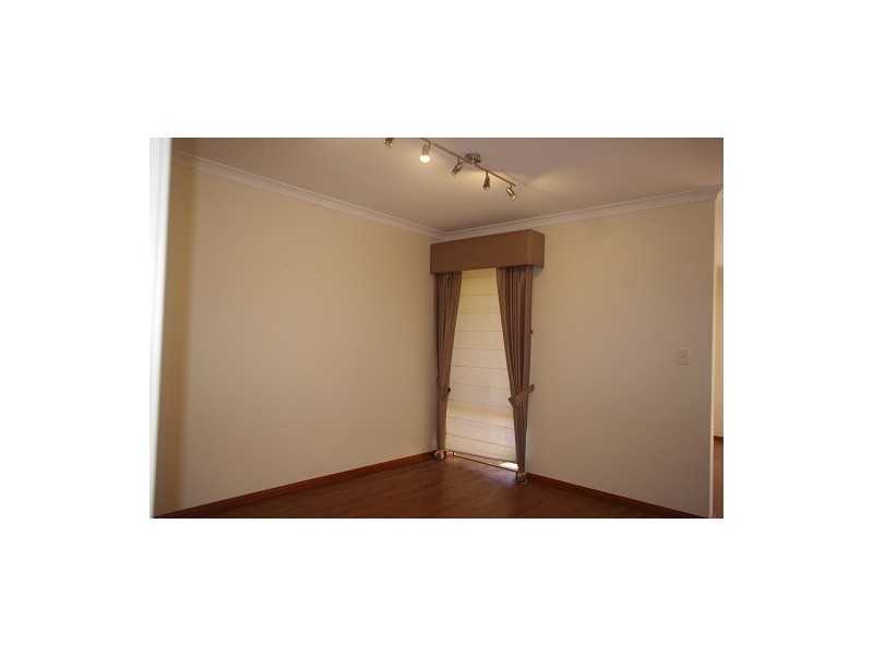 4/15 Pitt Street, St James WA 6102