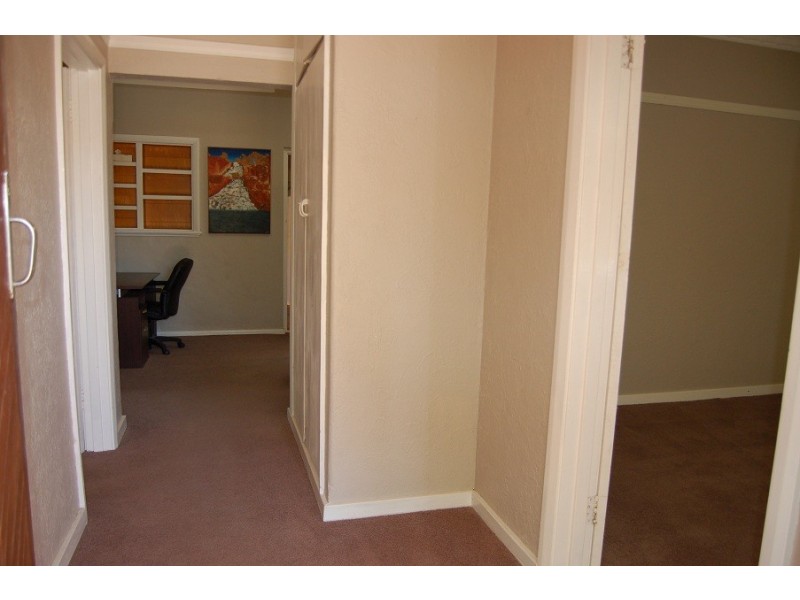 13 Chapman Road, St James WA 6102