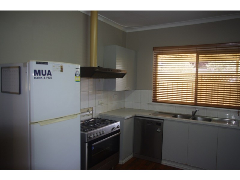 13 Chapman Road, St James WA 6102