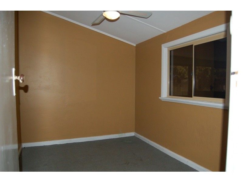 13 Chapman Road, St James WA 6102