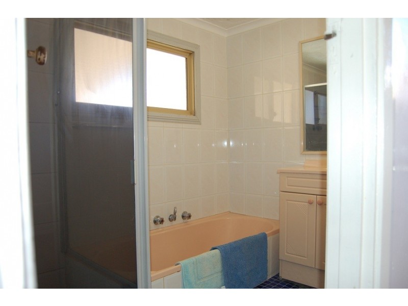 13 Chapman Road, St James WA 6102