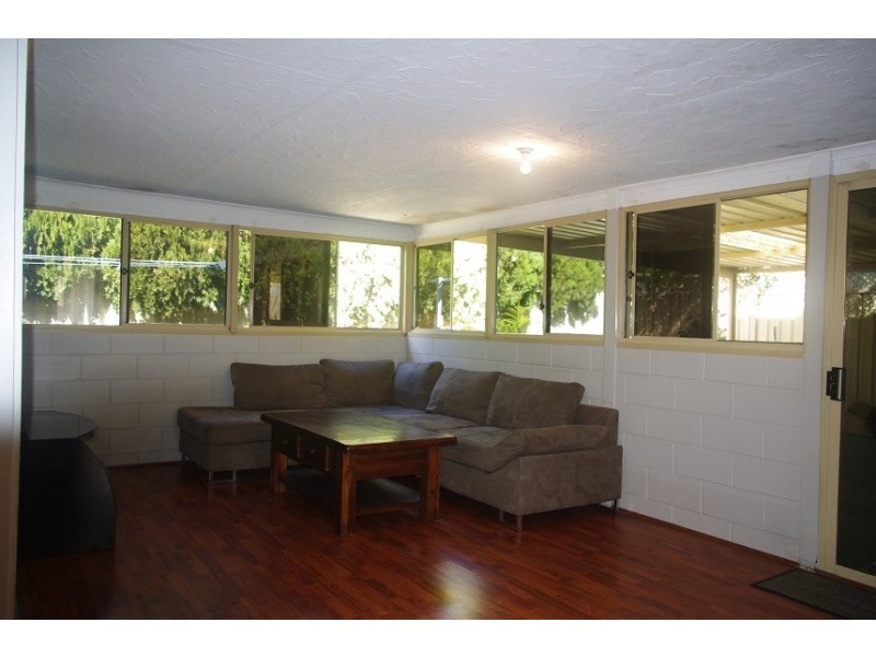 13 Chapman Road, St James WA 6102