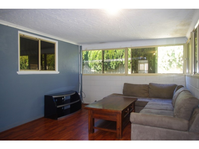 13 Chapman Road, St James WA 6102