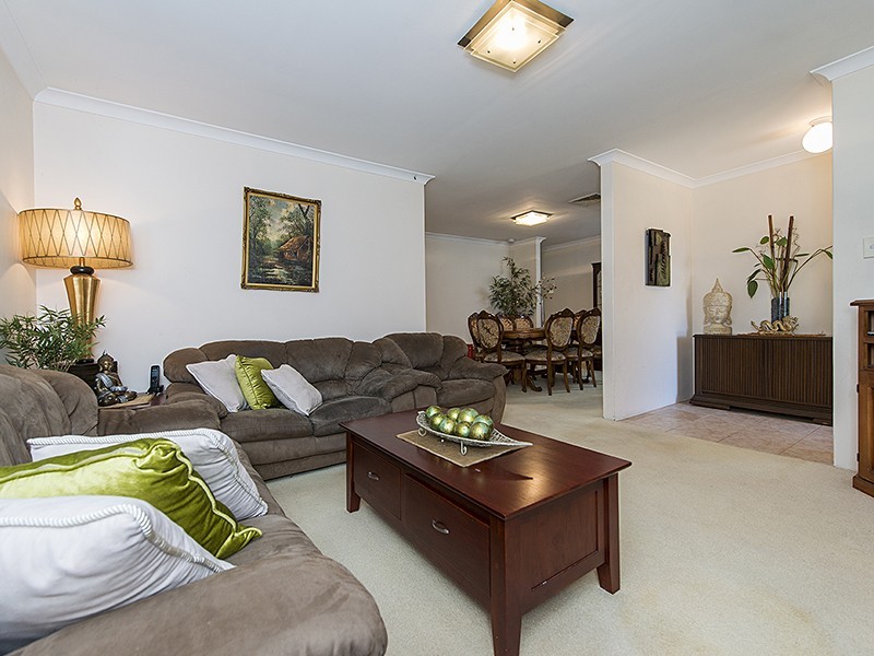 6 Cue Cove, Bentley WA 6102