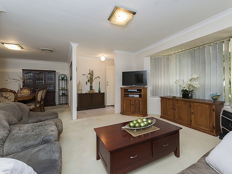 6 Cue Cove, Bentley WA 6102