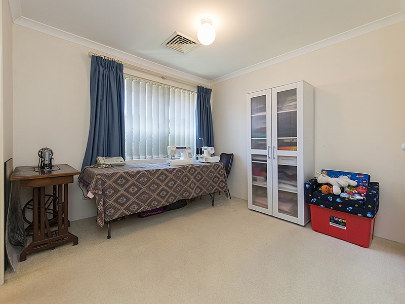 6 Cue Cove, Bentley WA 6102