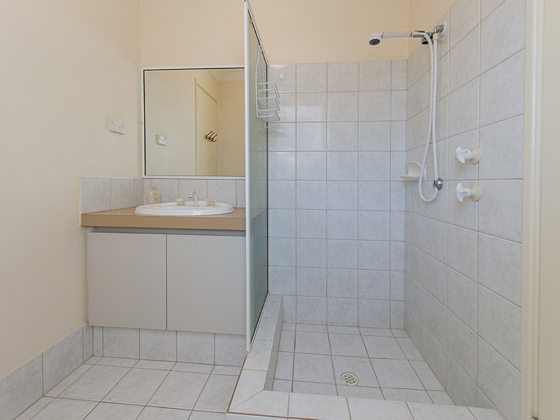 6 Cue Cove, Bentley WA 6102