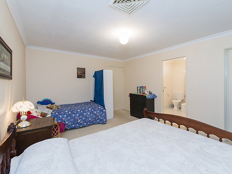 6 Cue Cove, Bentley WA 6102