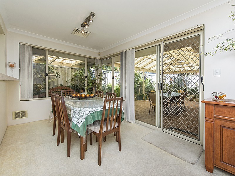 6 Cue Cove, Bentley WA 6102