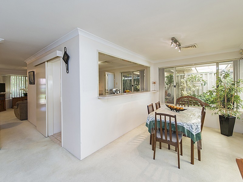 6 Cue Cove, Bentley WA 6102