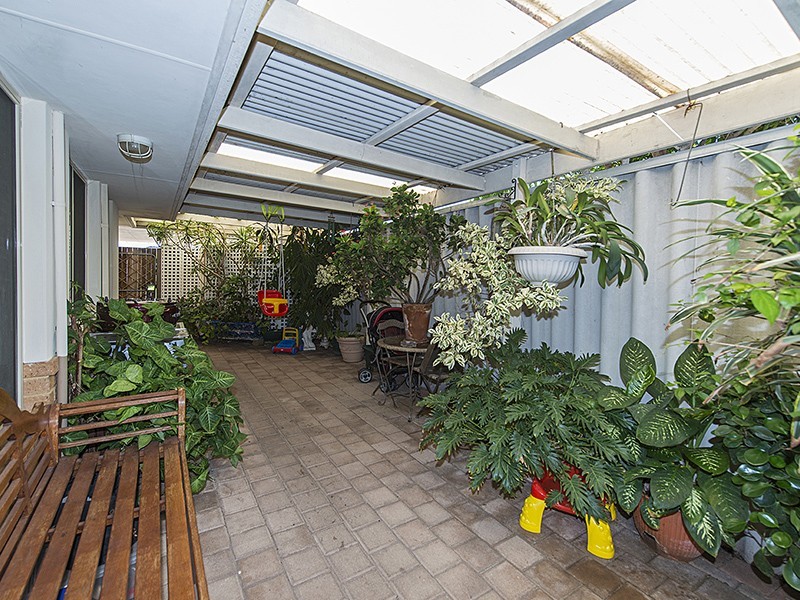 6 Cue Cove, Bentley WA 6102