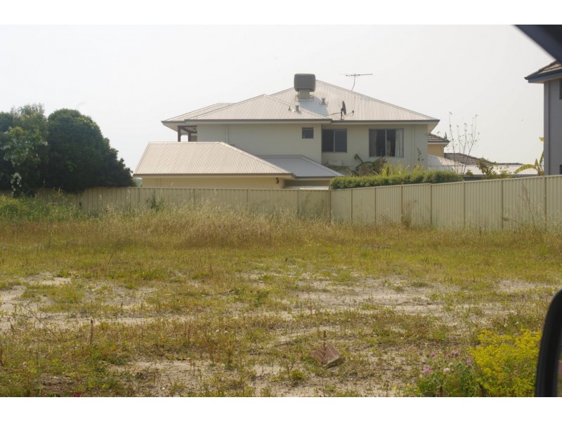 1 / 13 Pebble Bush Drive, Canning Vale WA 6155