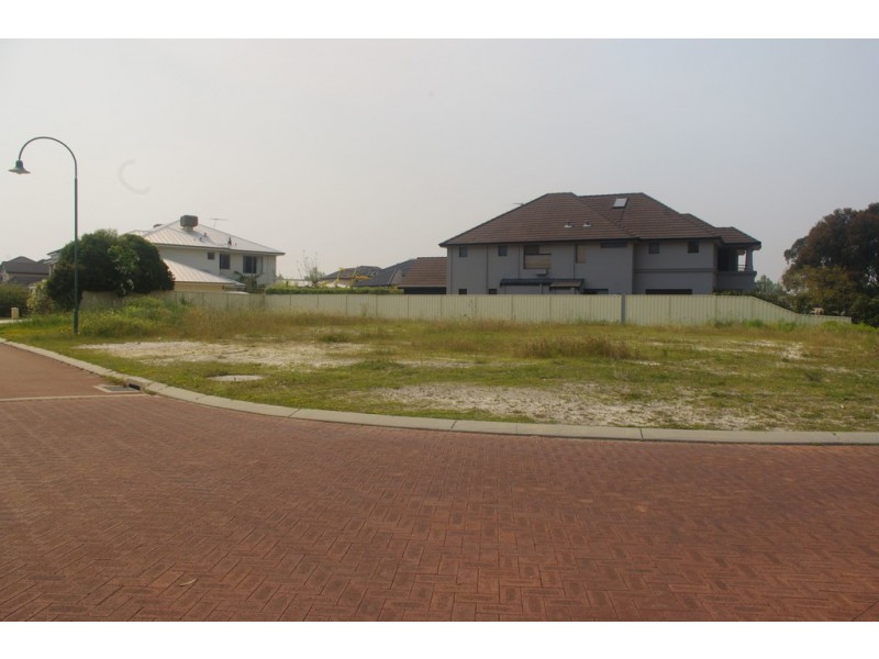 1 / 13 Pebble Bush Drive, Canning Vale WA 6155