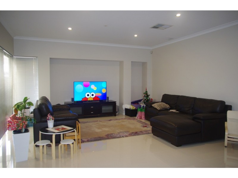 14 McKim Street, Canning Vale WA 6155