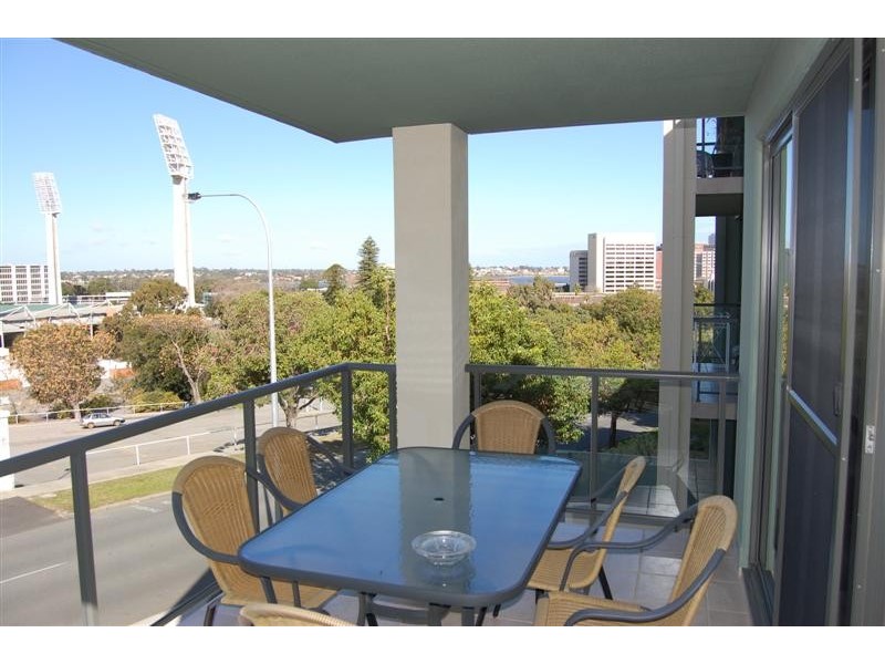 5/14 Waterloo Crescent, East Perth WA 6004