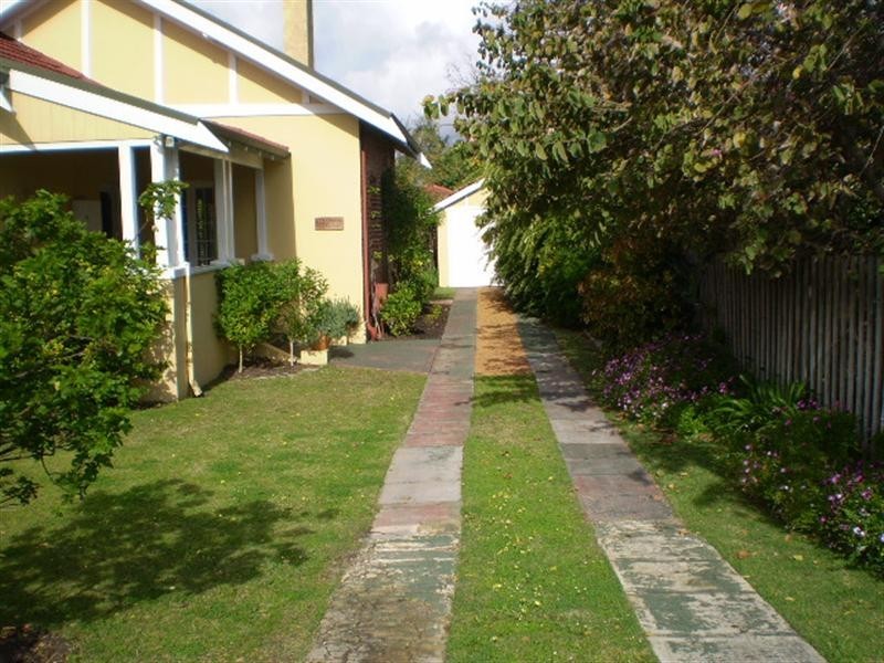 18  Gallipoli Street, Lathlain WA 6100