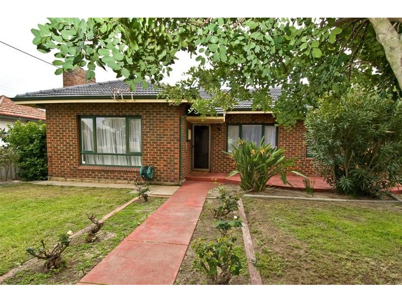 305 Fulham Street, Cloverdale WA 6105