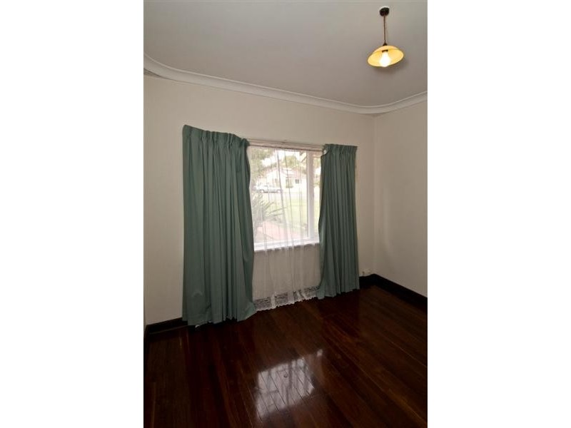 305 Fulham Street, Cloverdale WA 6105