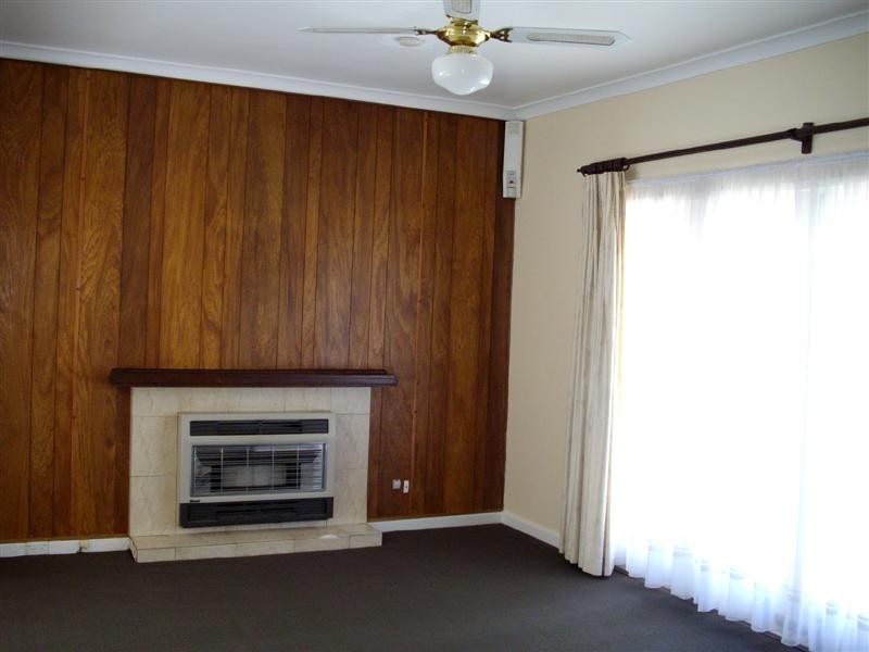 338 Wharf Street, Queens Park WA 6107