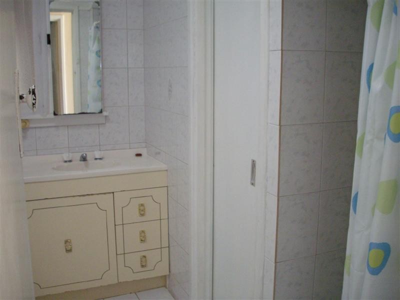 338 Wharf Street, Queens Park WA 6107