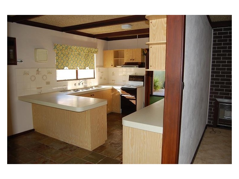 4 Conlon Street, Waterford WA 6152