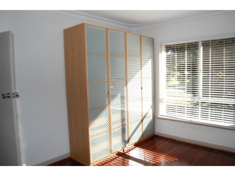 102 Hill View Terrace, St James WA 6102