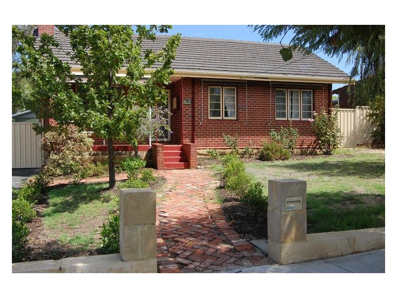 11 Clinton Avenue, St James WA 6102