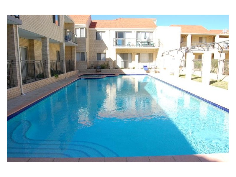 8/24 Burton Street, Cannington WA 6107