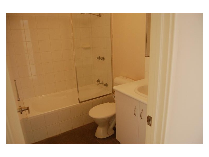 8/24 Burton Street, Cannington WA 6107