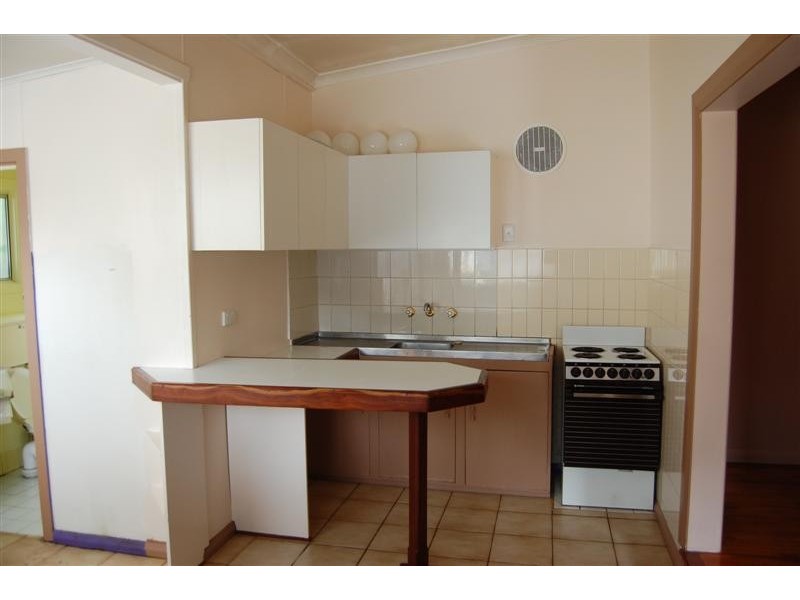 199A Treasure Road, Queens Park WA 6107