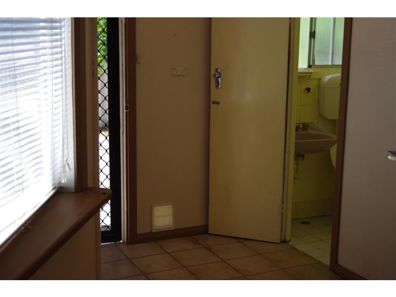 199A Treasure Road, Queens Park WA 6107