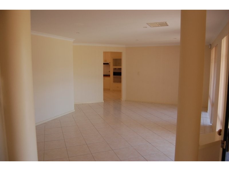 3/14  Kimberley Street, Belmont WA 6104