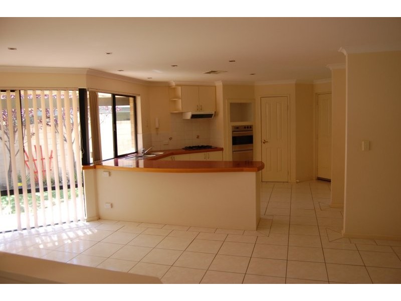 3/14  Kimberley Street, Belmont WA 6104