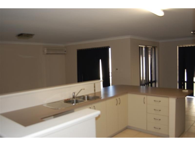 3 Copper Lane, Wattle Grove WA 6107