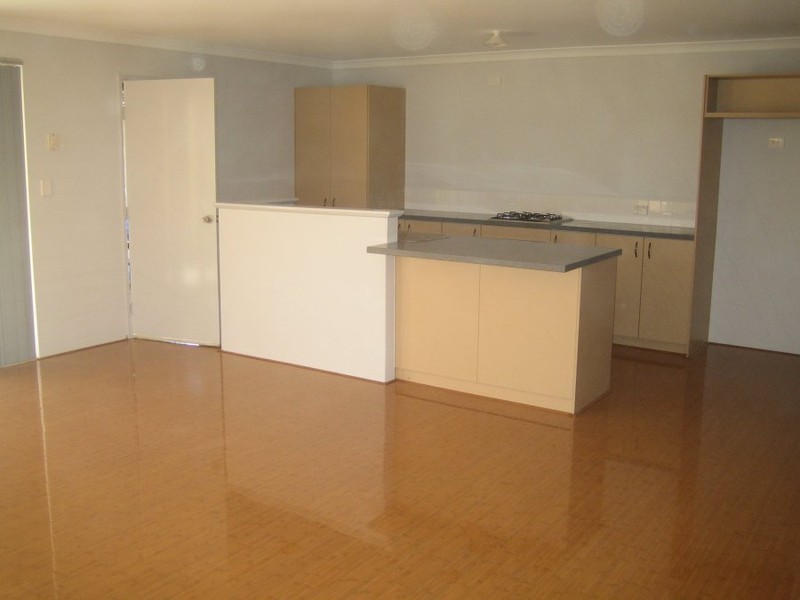 2/122 Williamson Avenue, Cloverdale WA 6105