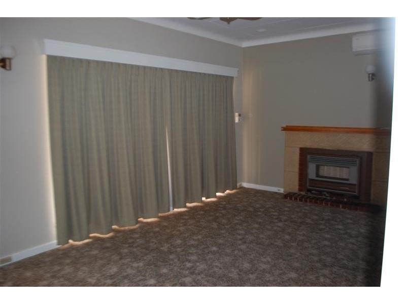 28  Leichardt Street, St James WA 6102