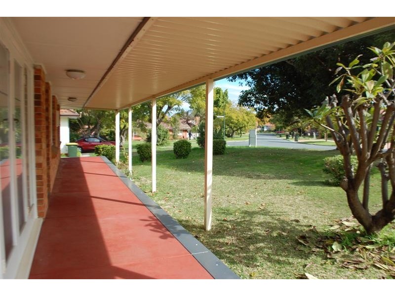 28  Leichardt Street, St James WA 6102